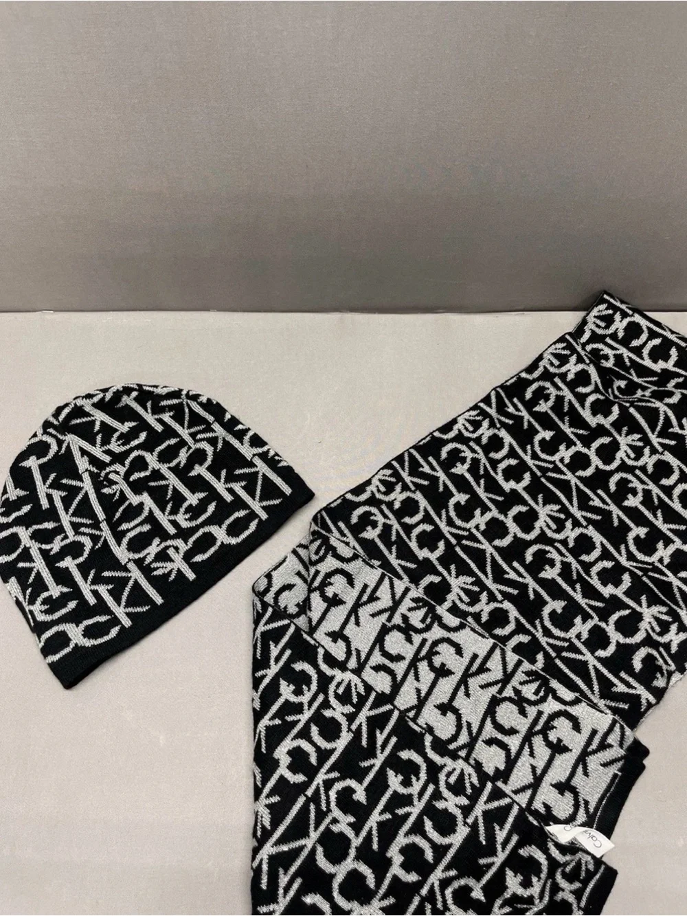 Calvin Klein Knit Scarf and Beanie Set - Black & White